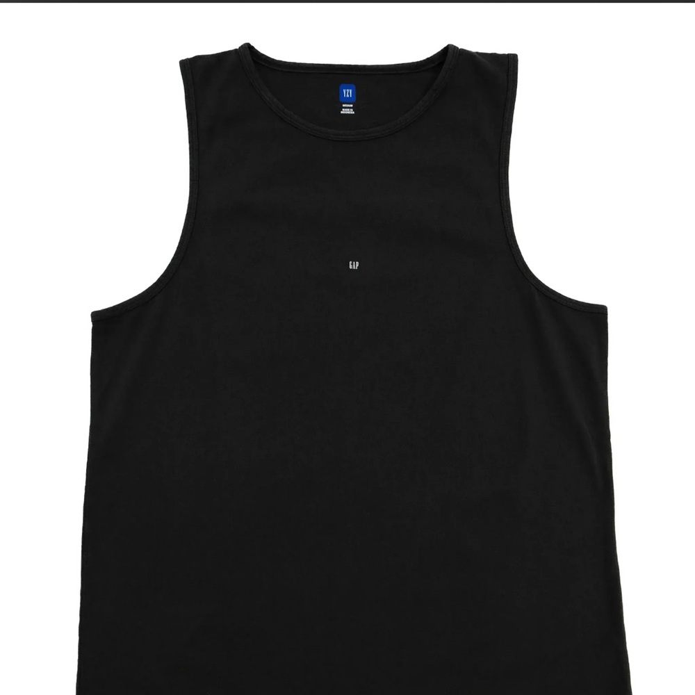 Classic Black Tank Top with Round Neckline